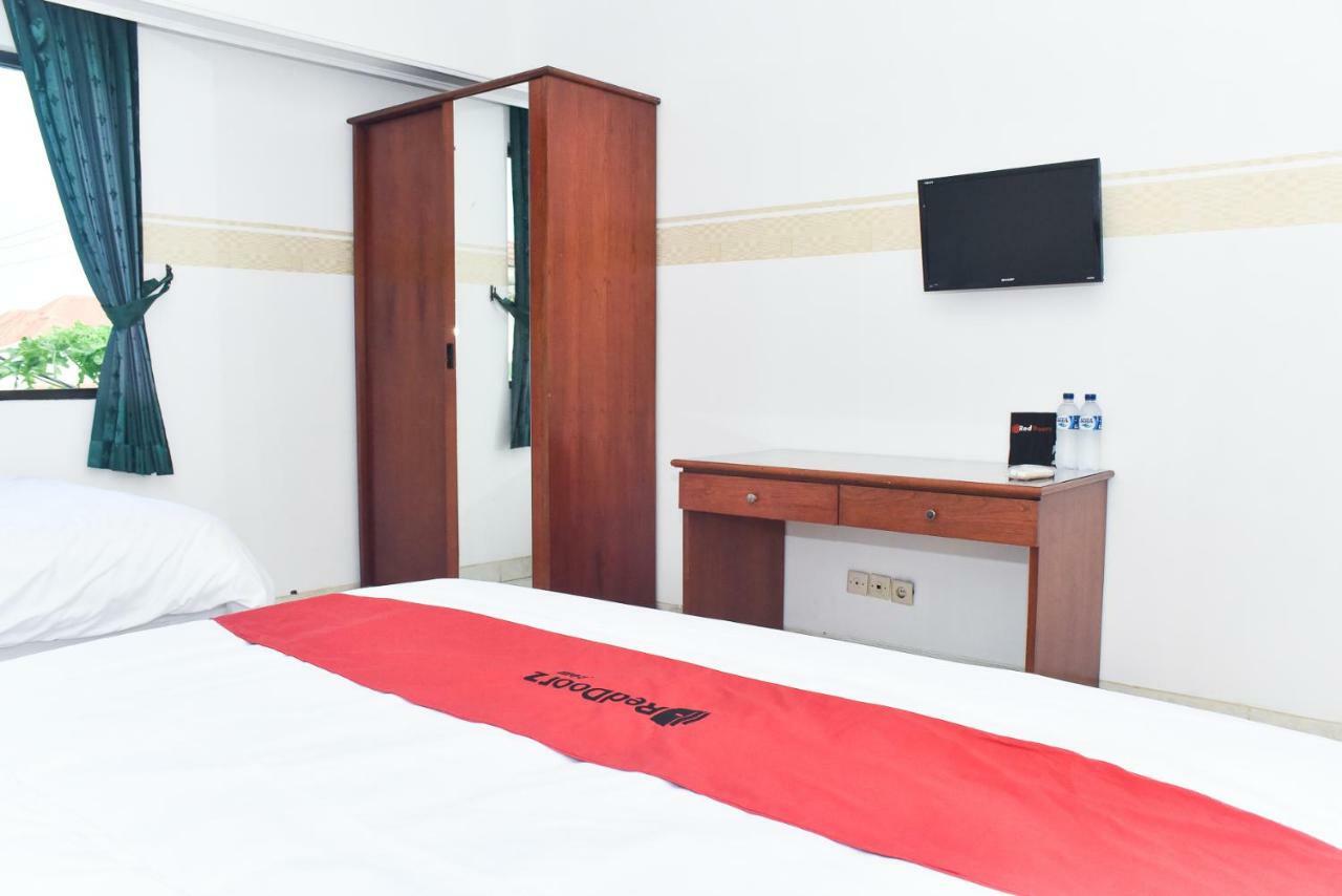 Reddoorz Near Lenmarc Mall Surabaya Pradahkalikendal Екстериор снимка